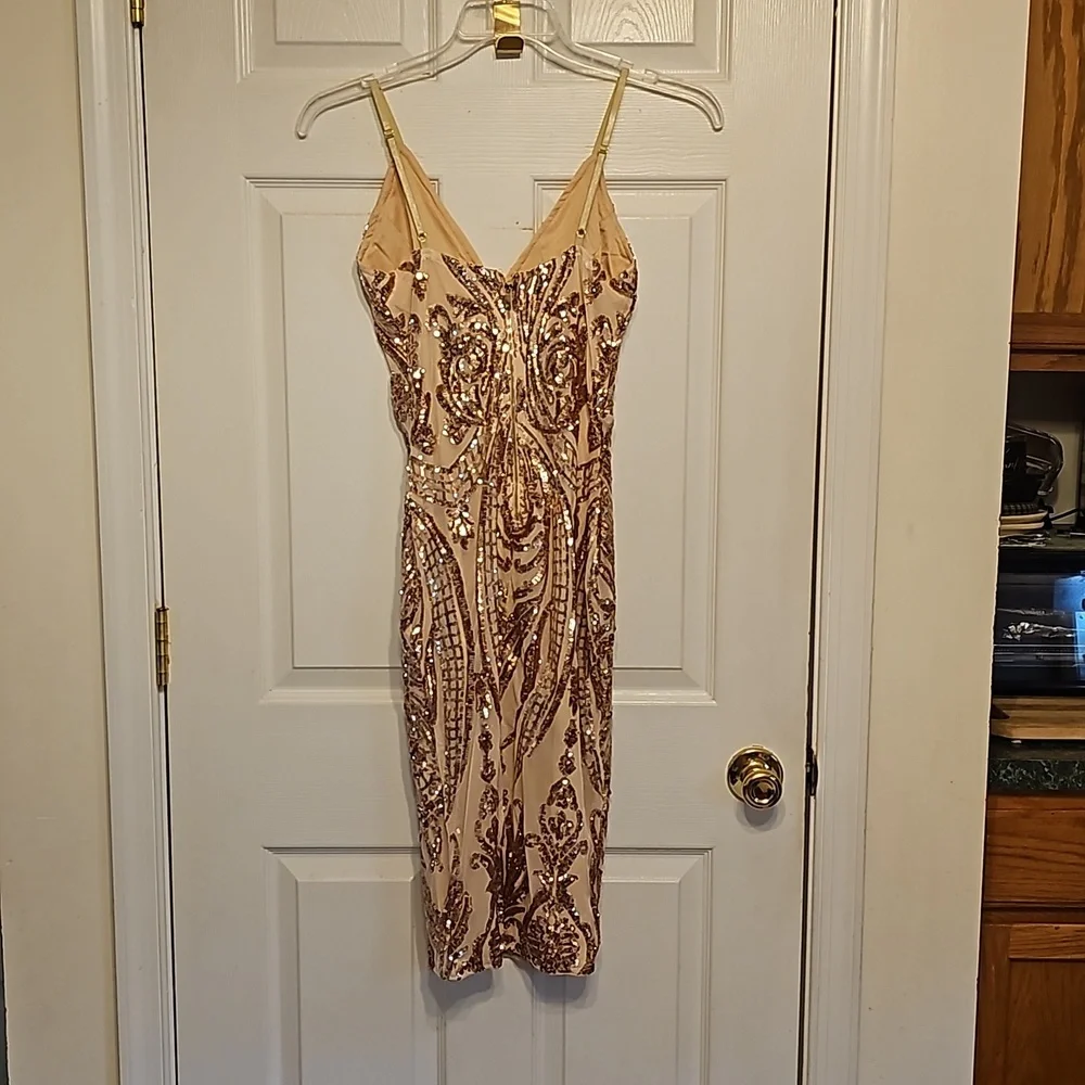Dress - Picture 2 of 6